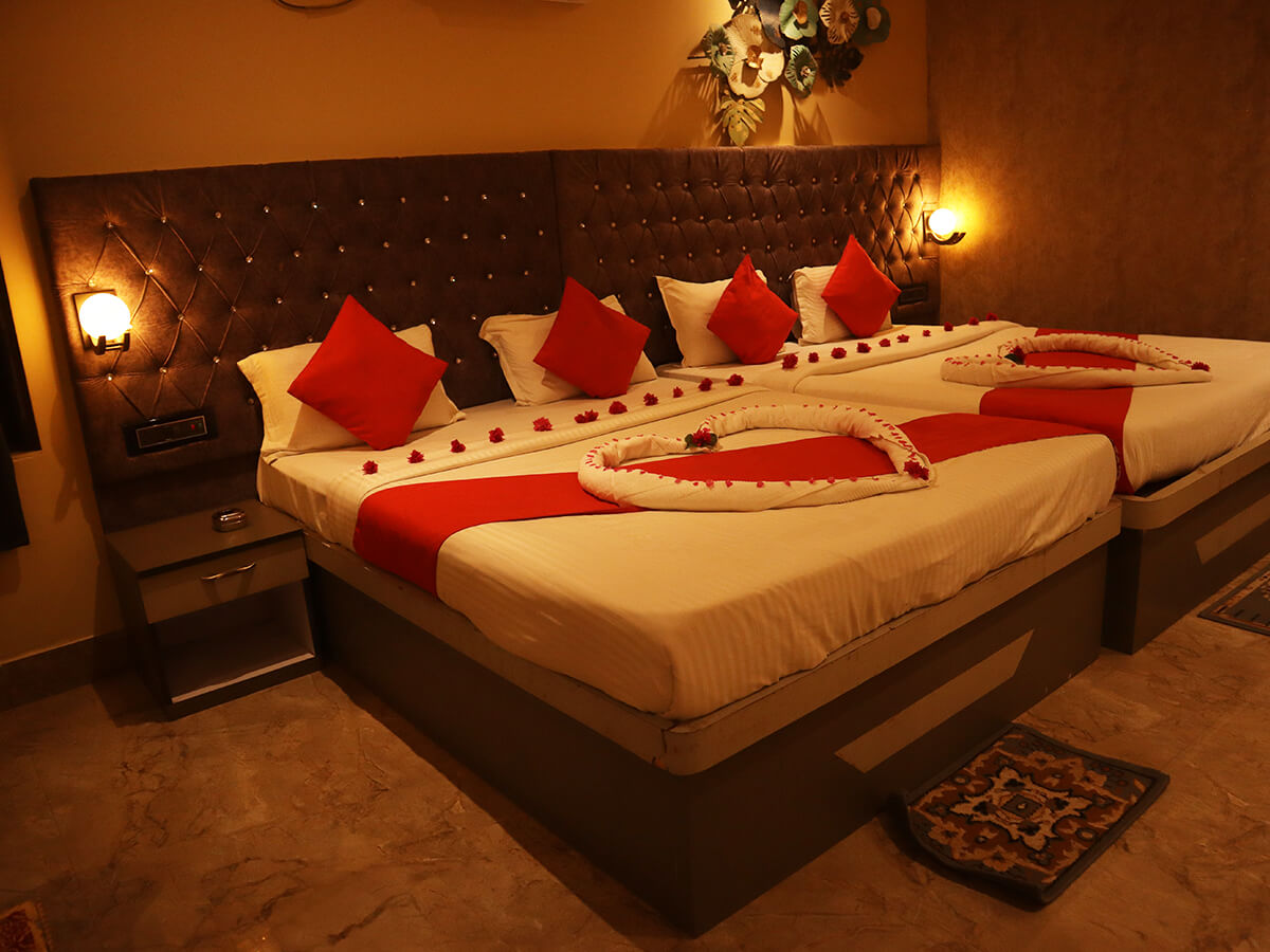 Deluxe Twin Bedroom