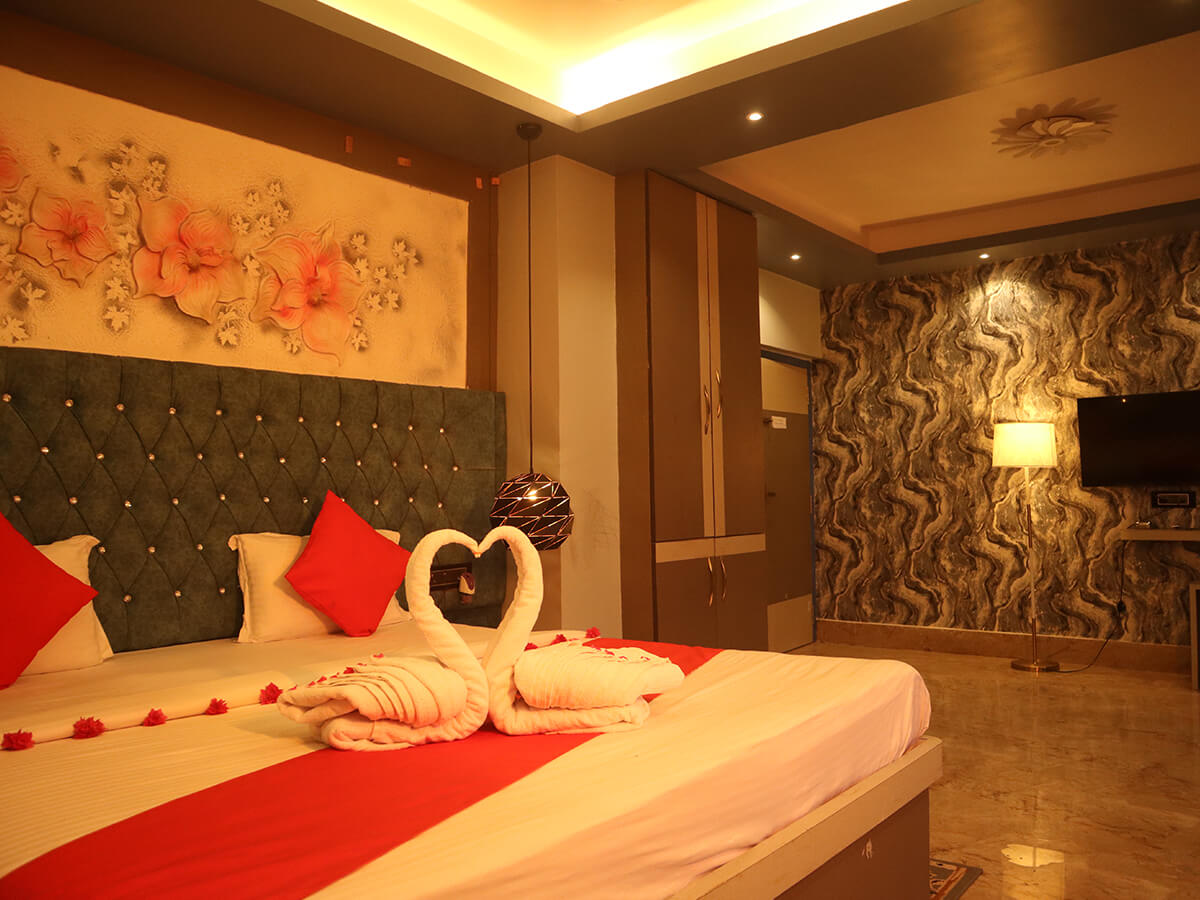 Suite With Balcony Double Bedroom view 4