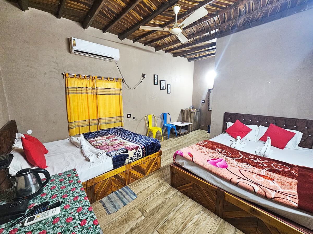 Deluxe Twin Bedroom